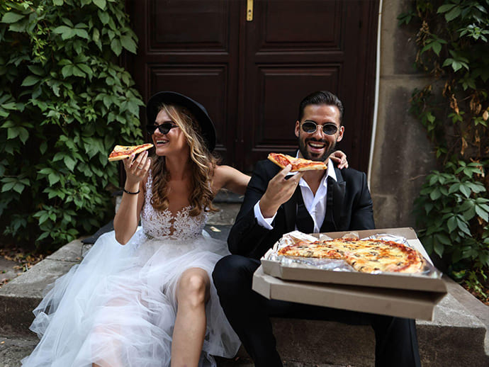 Cater Your Wedding Events with A Pizza Food Truck post